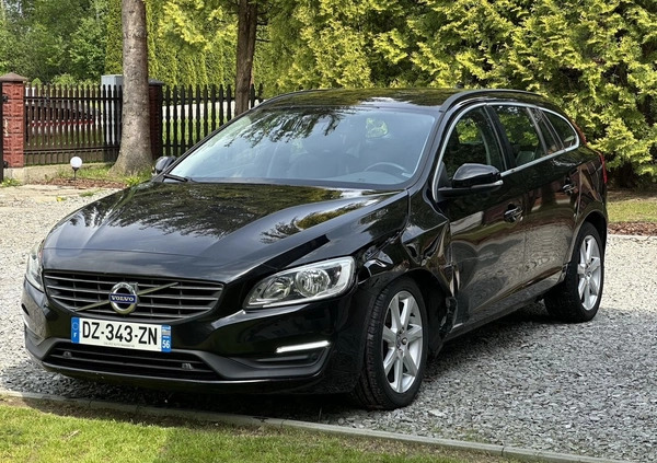 Volvo V60 cena 30900 przebieg: 179000, rok produkcji 2016 z Gorlice małe 211